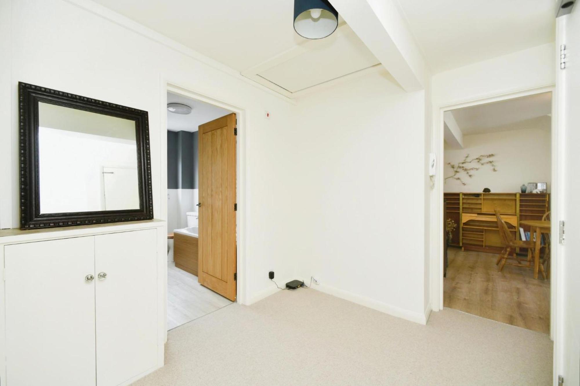 Sunny Seaside Sanctuary - Two Bedroom Apartment Brighton Bagian luar foto